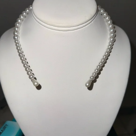 Chic Classic Faux Pearl Beaded Headband 👑 - Picture 9 of 9